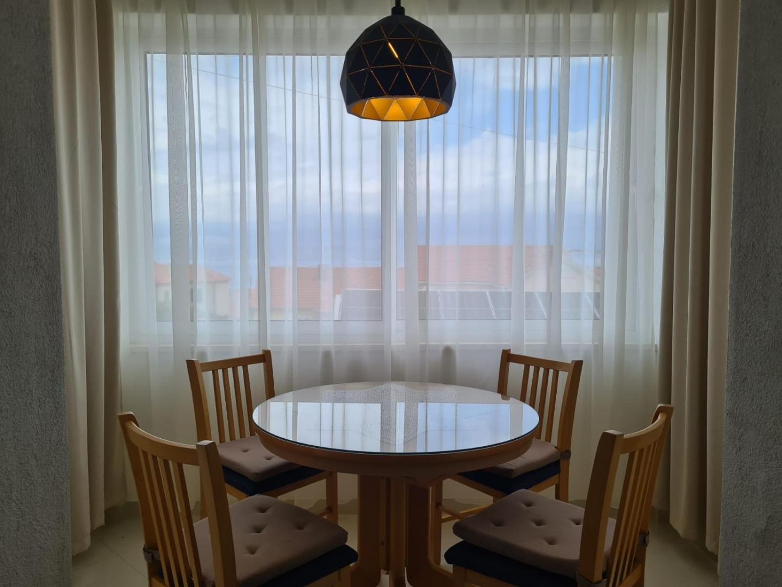 Apartments Jelena Supetar - Four Apartments - A Small House With A Private Yard - Two-Room Apartment With A Sea View - Studio Apartment - Two-Room Apartment With Garden View- Free Parking Εξωτερικό φωτογραφία