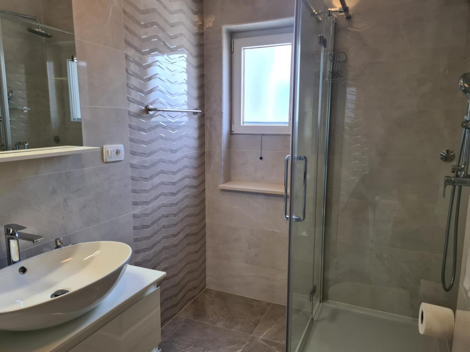 Apartments Jelena Supetar - Four Apartments - A Small House With A Private Yard - Two-Room Apartment With A Sea View - Studio Apartment - Two-Room Apartment With Garden View- Free Parking Εξωτερικό φωτογραφία